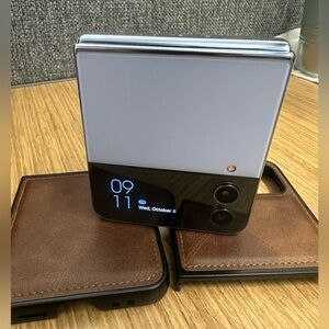 Samsung Galaxy Z Flip 4G 256gb Foldable Smartphone with Case